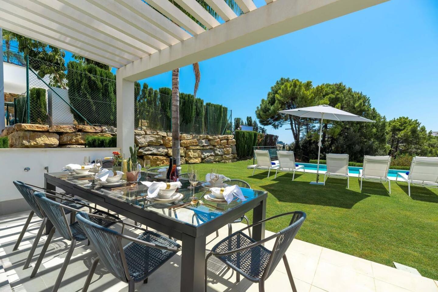 Villa New Luxury 4br Pool, Bbq Estepona