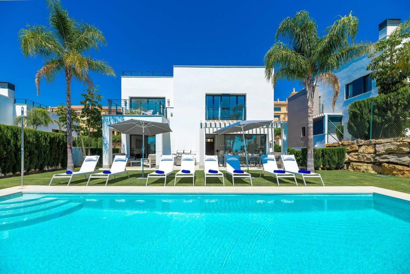 Villa New Luxury 4br Pool, Bbq