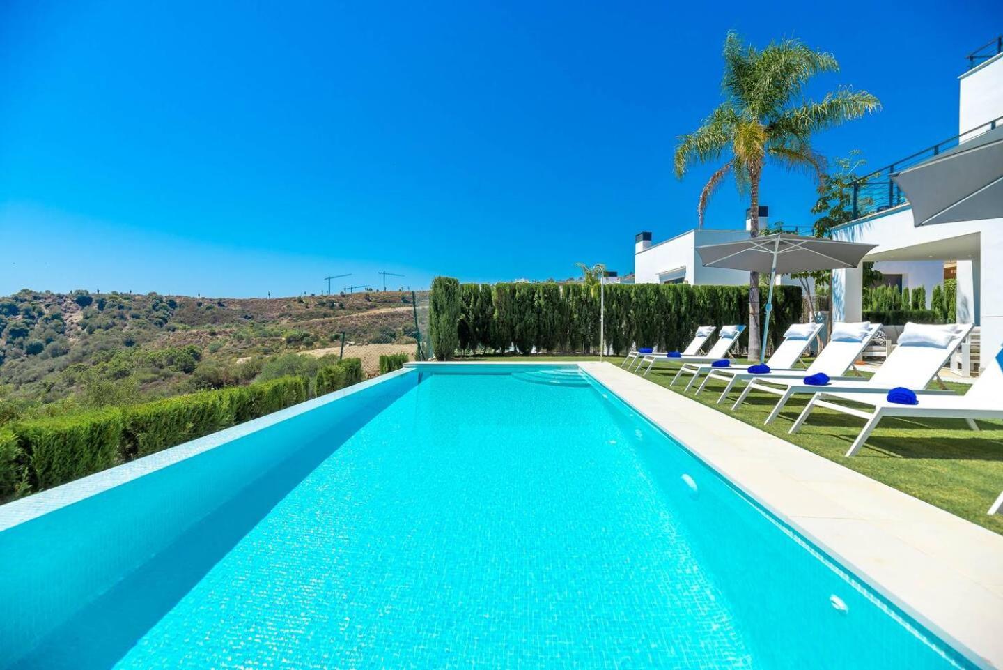 New Luxury 4br Pool, Bbq * Estepona
