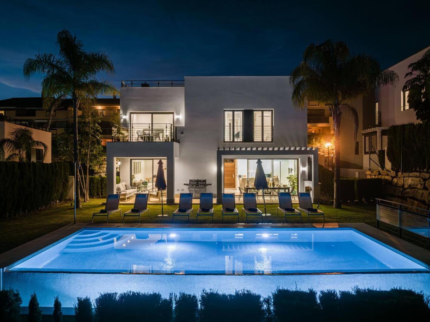 New Luxury 4br Pool, Bbq Villa *