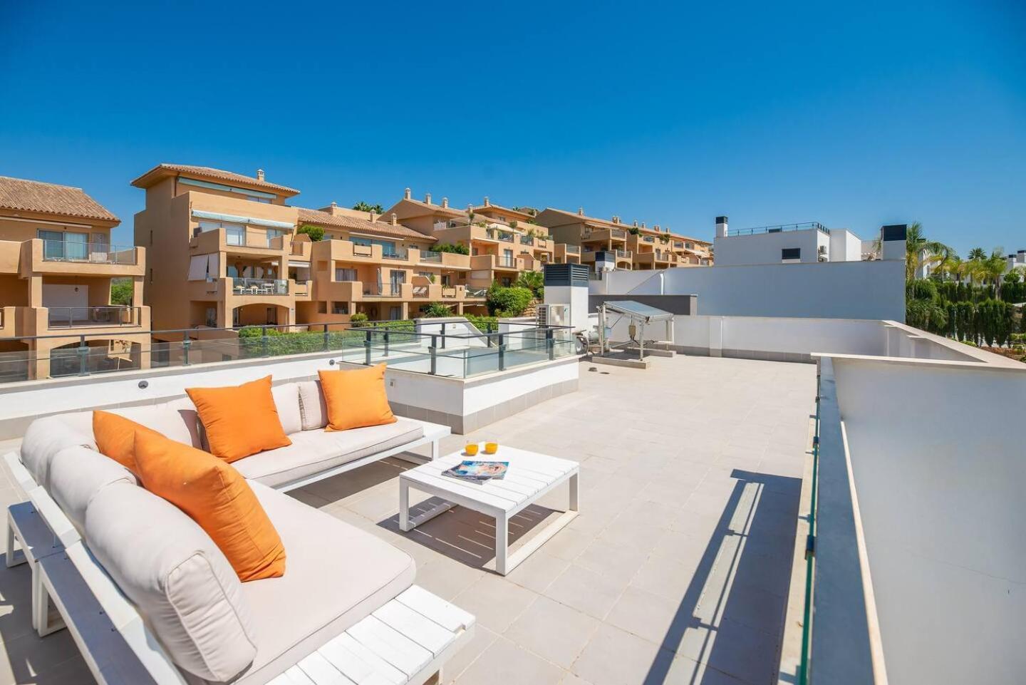 New Luxury 4br Pool, Bbq Villa Estepona