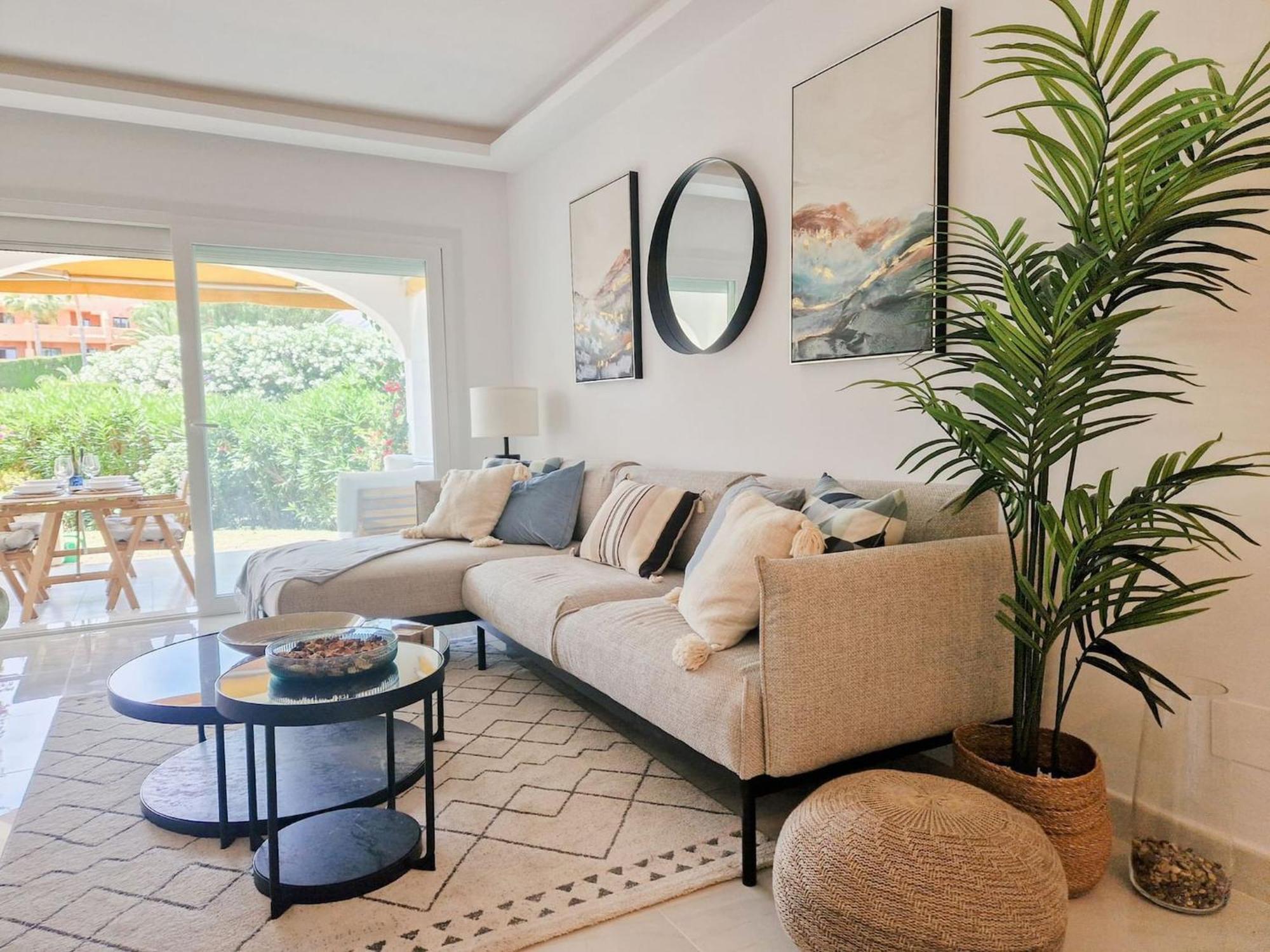 Apartment Modern Two Bedroom In Pueblo Cortes Del Golf Benahavis *