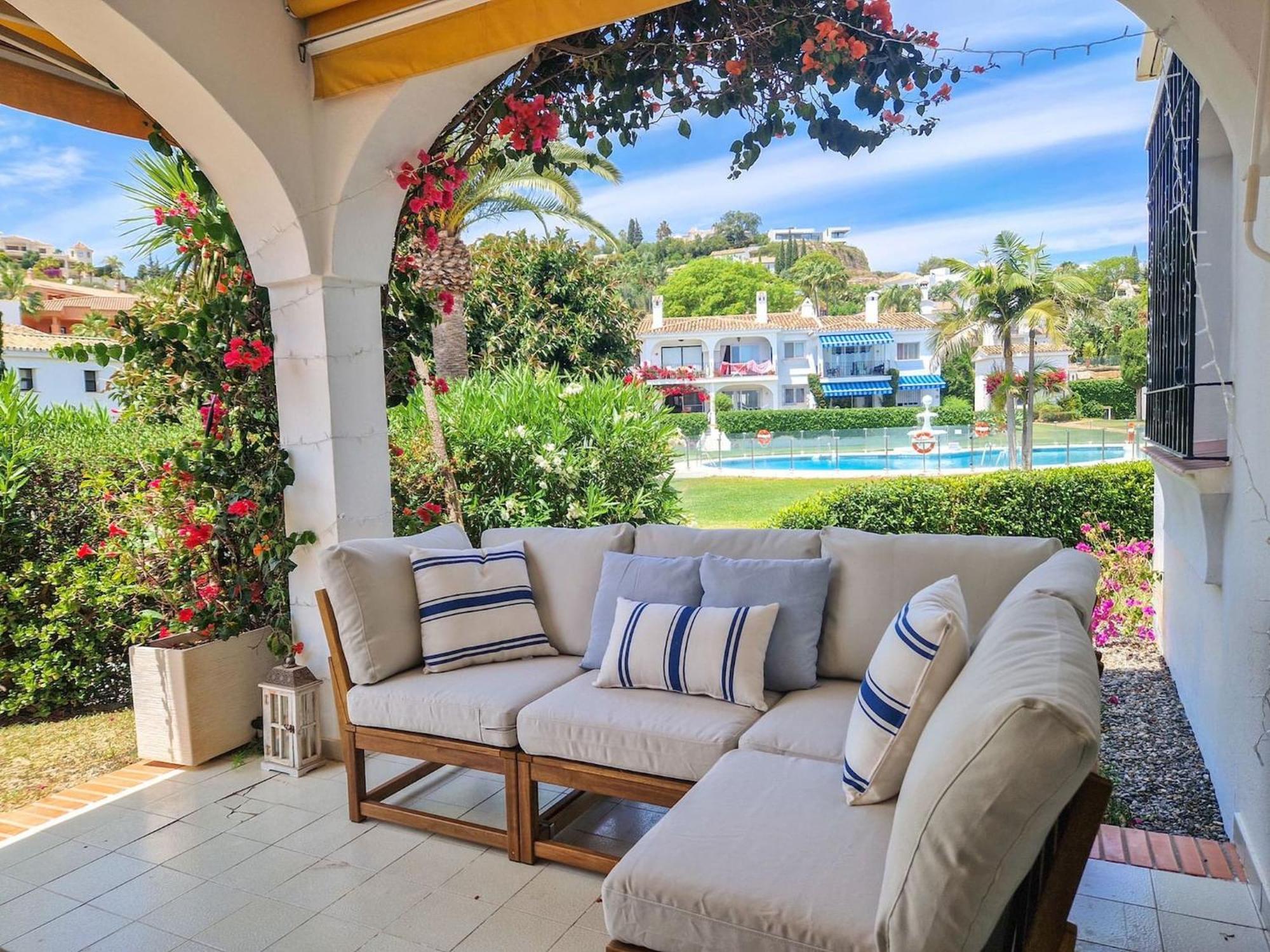 Apartment Modern Two Bedroom In Pueblo Cortes Del Golf Benahavis Estepona
