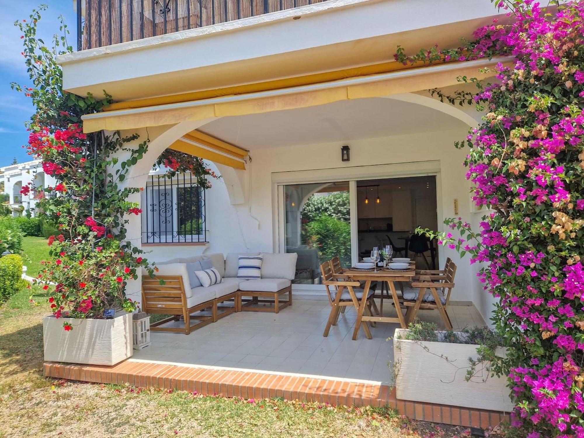 Modern Two Bedroom In Pueblo Cortes Del Golf Benahavis