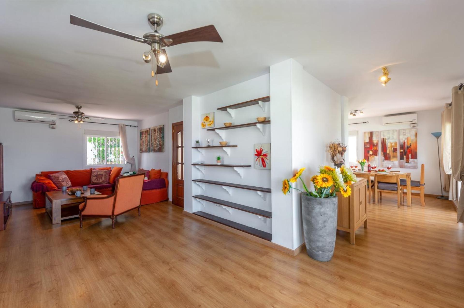 Holivista Elegant 4-bedroom Spanish In *