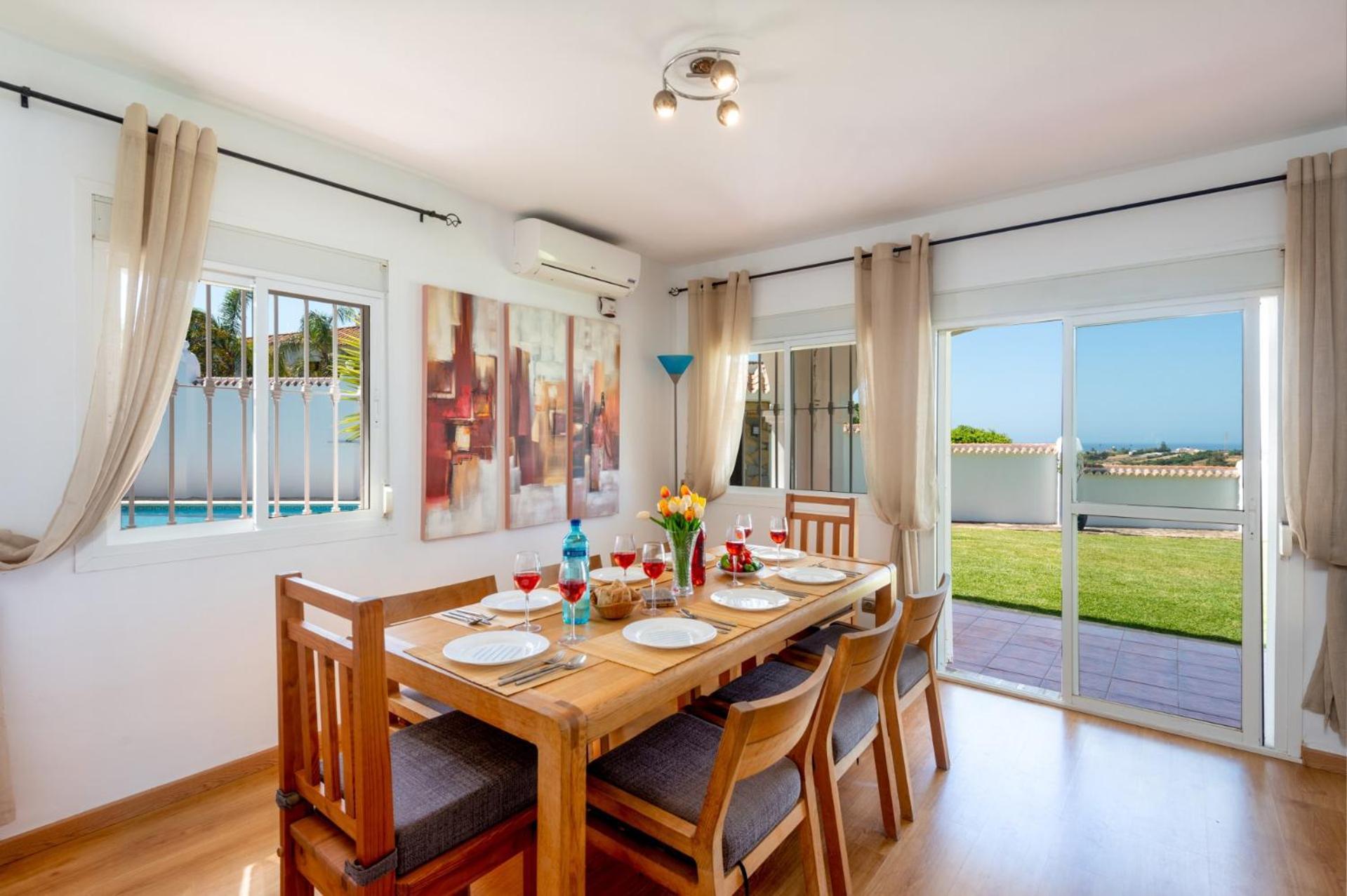 Holivista Elegant 4-bedroom Spanish In Estepona