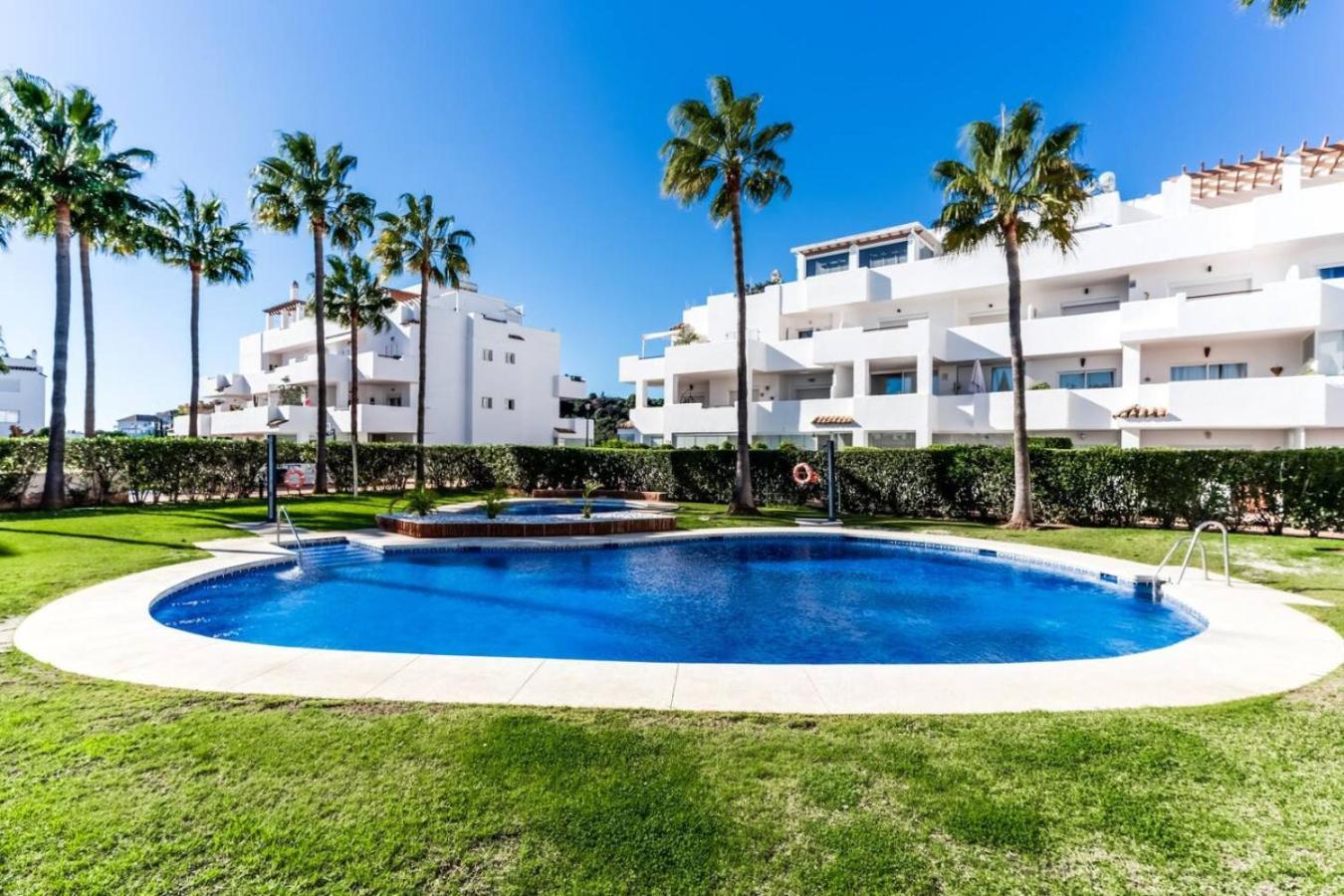 Appartement Beautiful Casita Near Lunymar Golf Course With Stunning Views Estepona