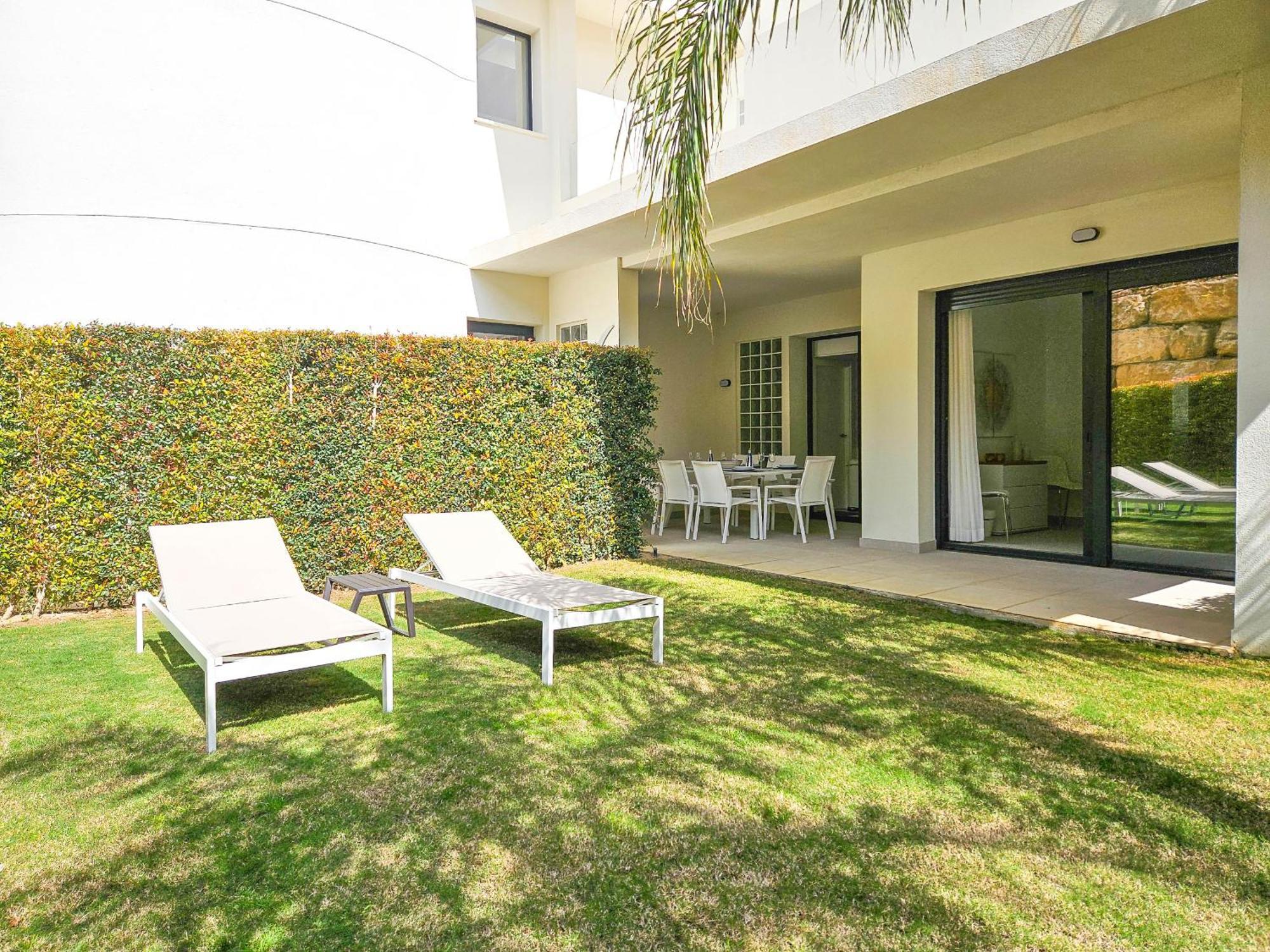 Apartment Modern 2 Bed Ground Floor Cortesin *