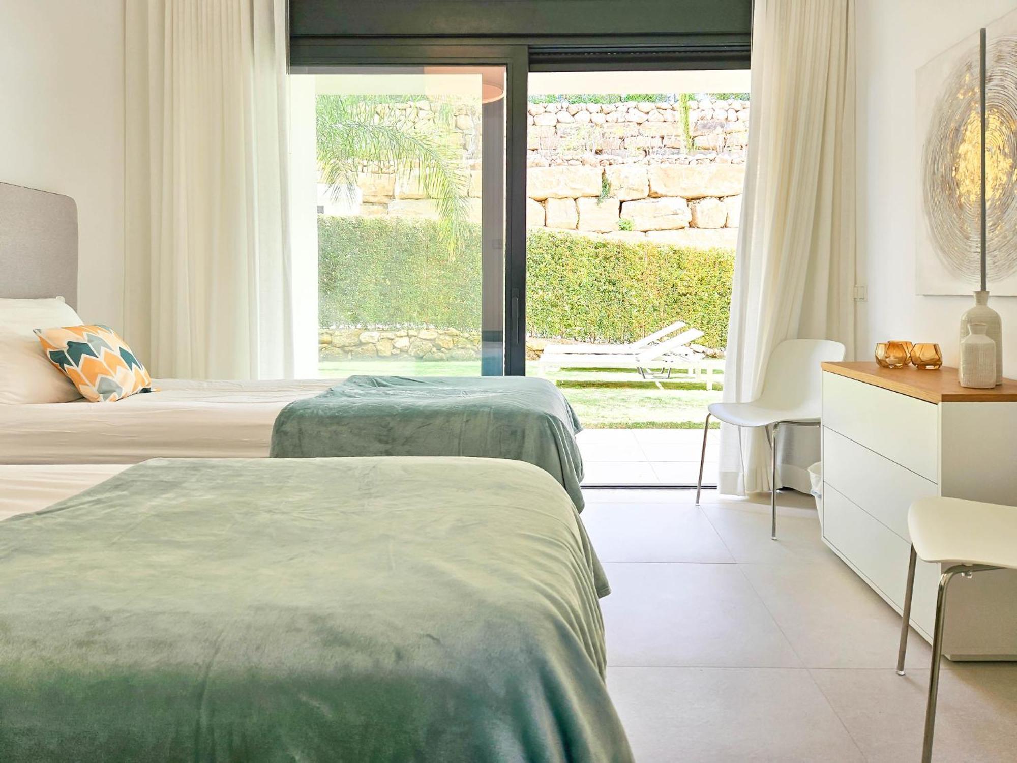 Modern 2 Bed Ground Floor Cortesin Apartment