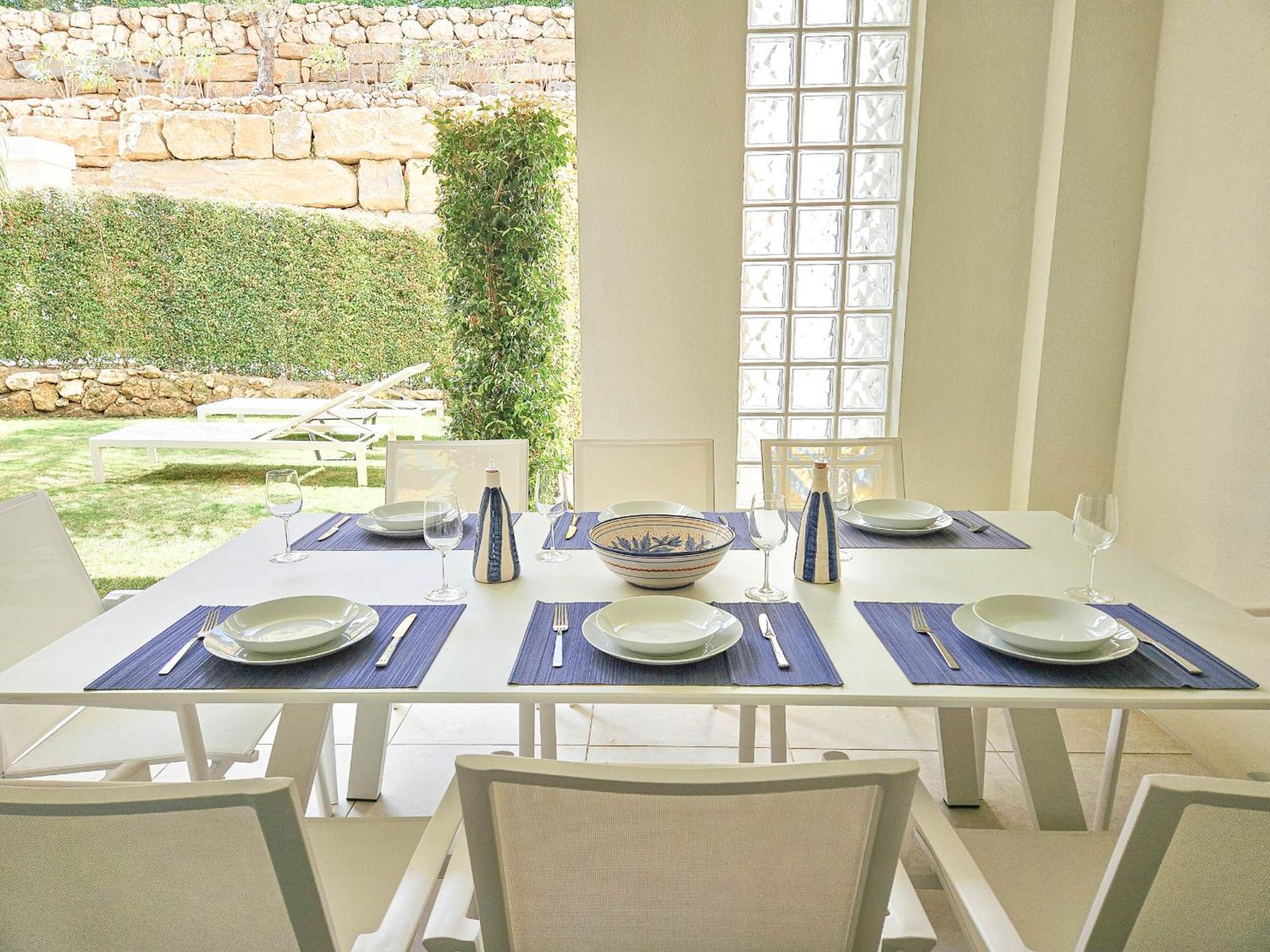 Apartment Modern 2 Bed Ground Floor Cortesin *