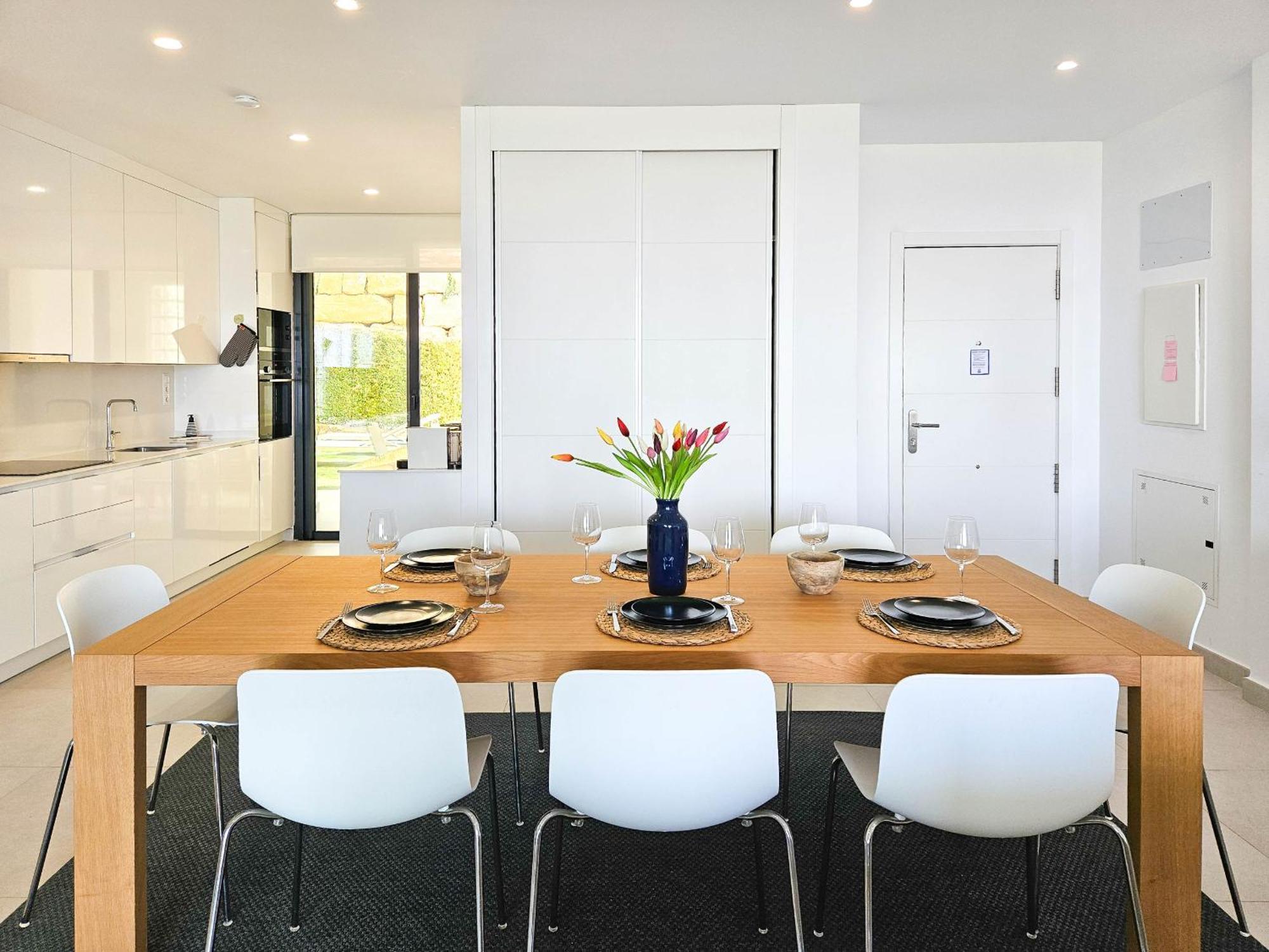Apartment Modern 2 Bed Ground Floor Cortesin