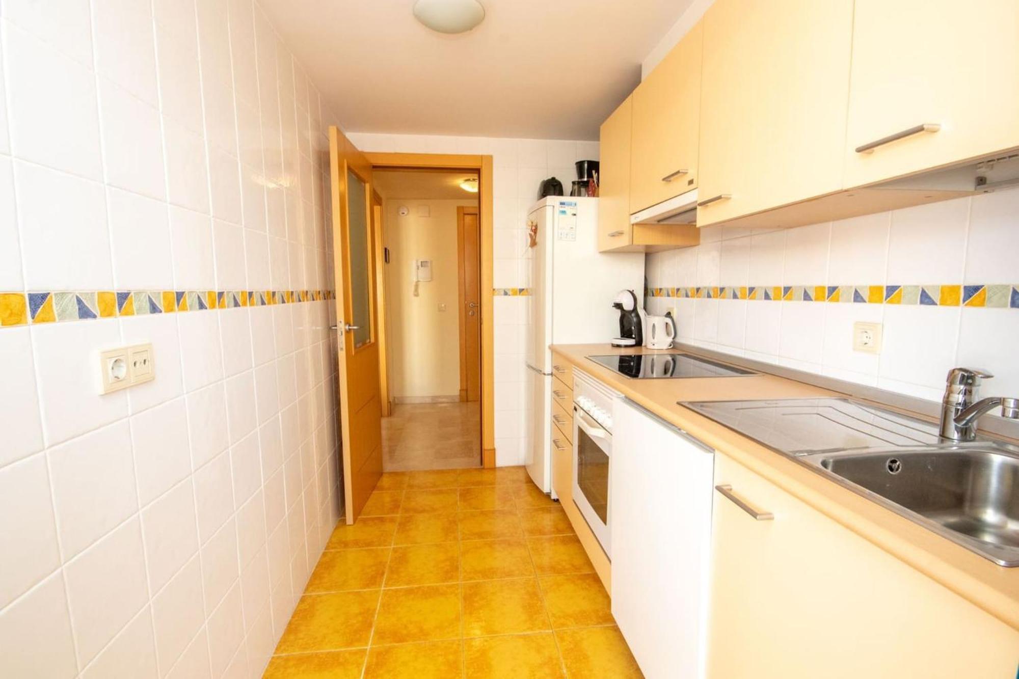 One Bedroom In Apartment *