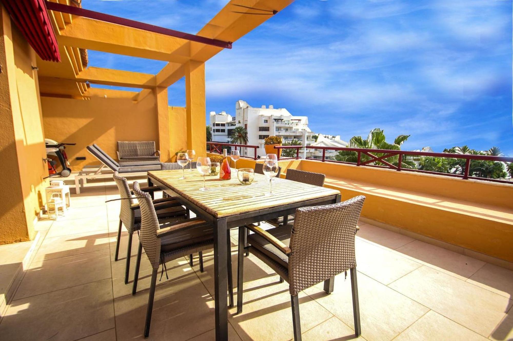 Apartment Penthouse Great Sea Views & Access *