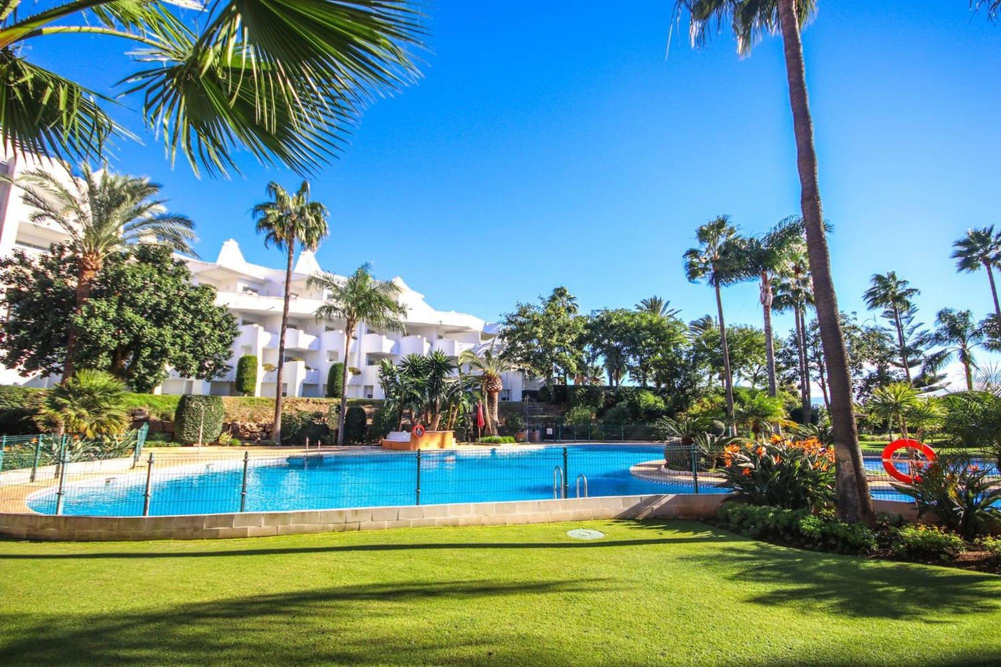 Penthouse Great Sea Views & Access Apartment Estepona