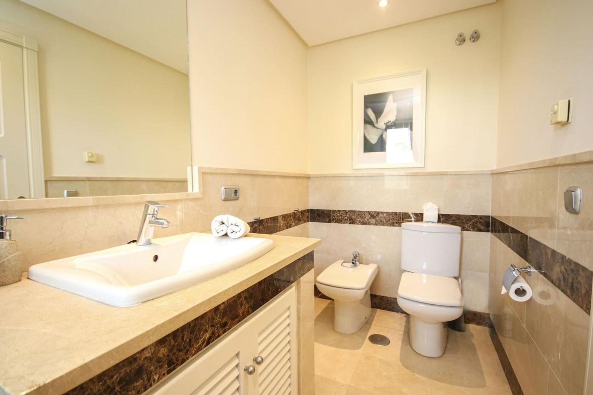 Penthouse Great Sea Views & Access Estepona