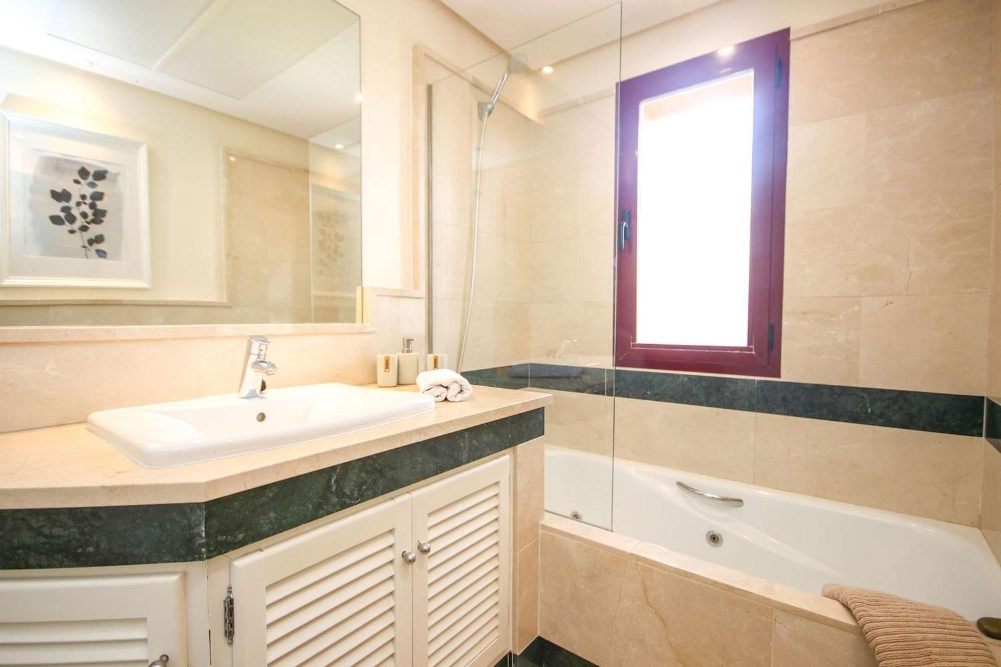 Penthouse Great Sea Views & Access Apartment Estepona
