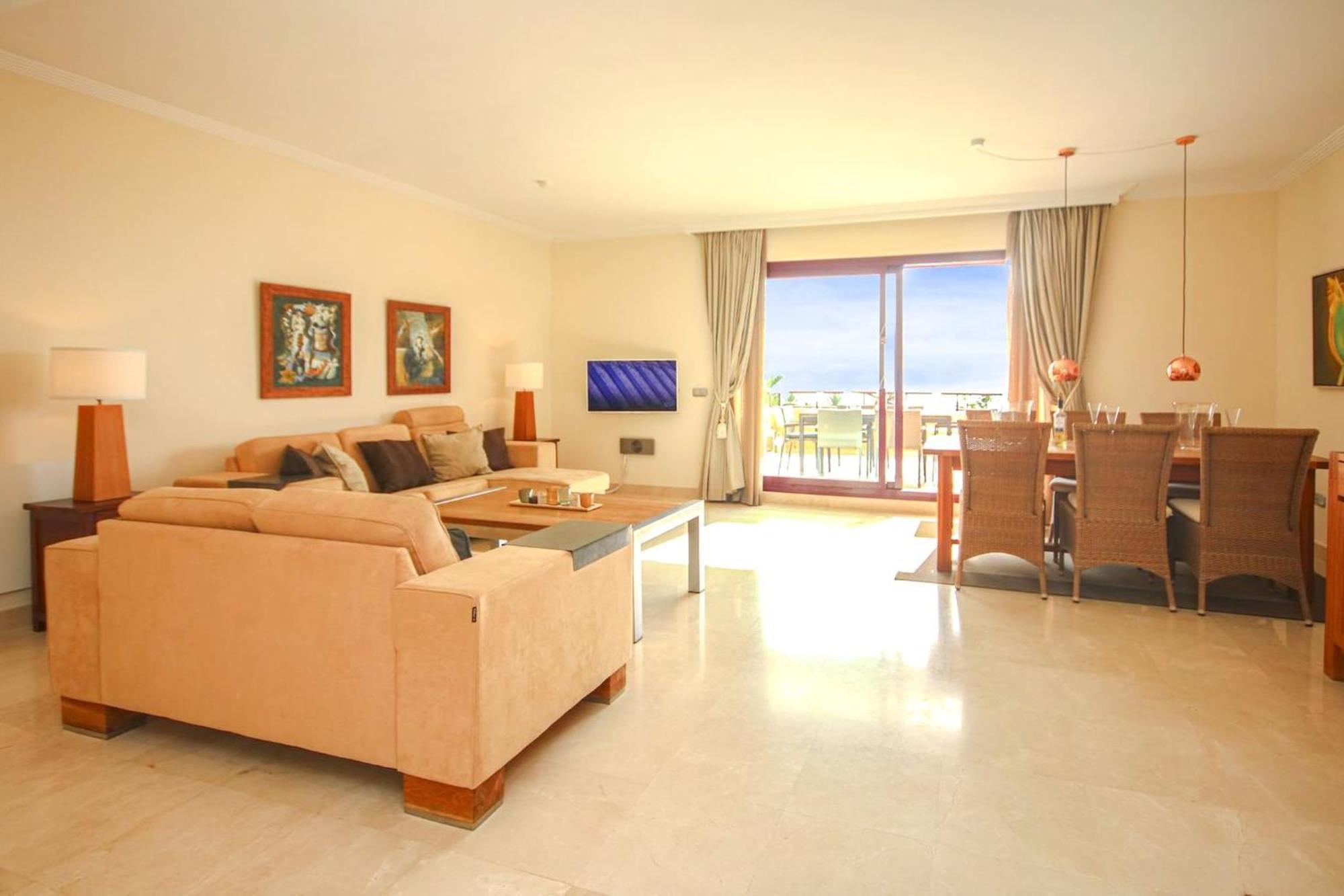 Apartment Penthouse Great Sea Views & Access *