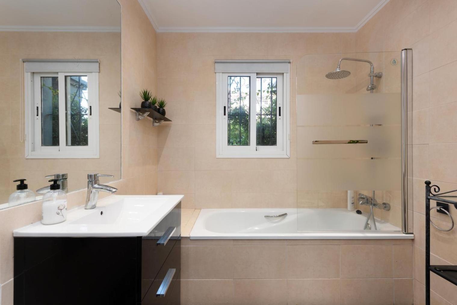 Superb Private Pool Golf Seaview