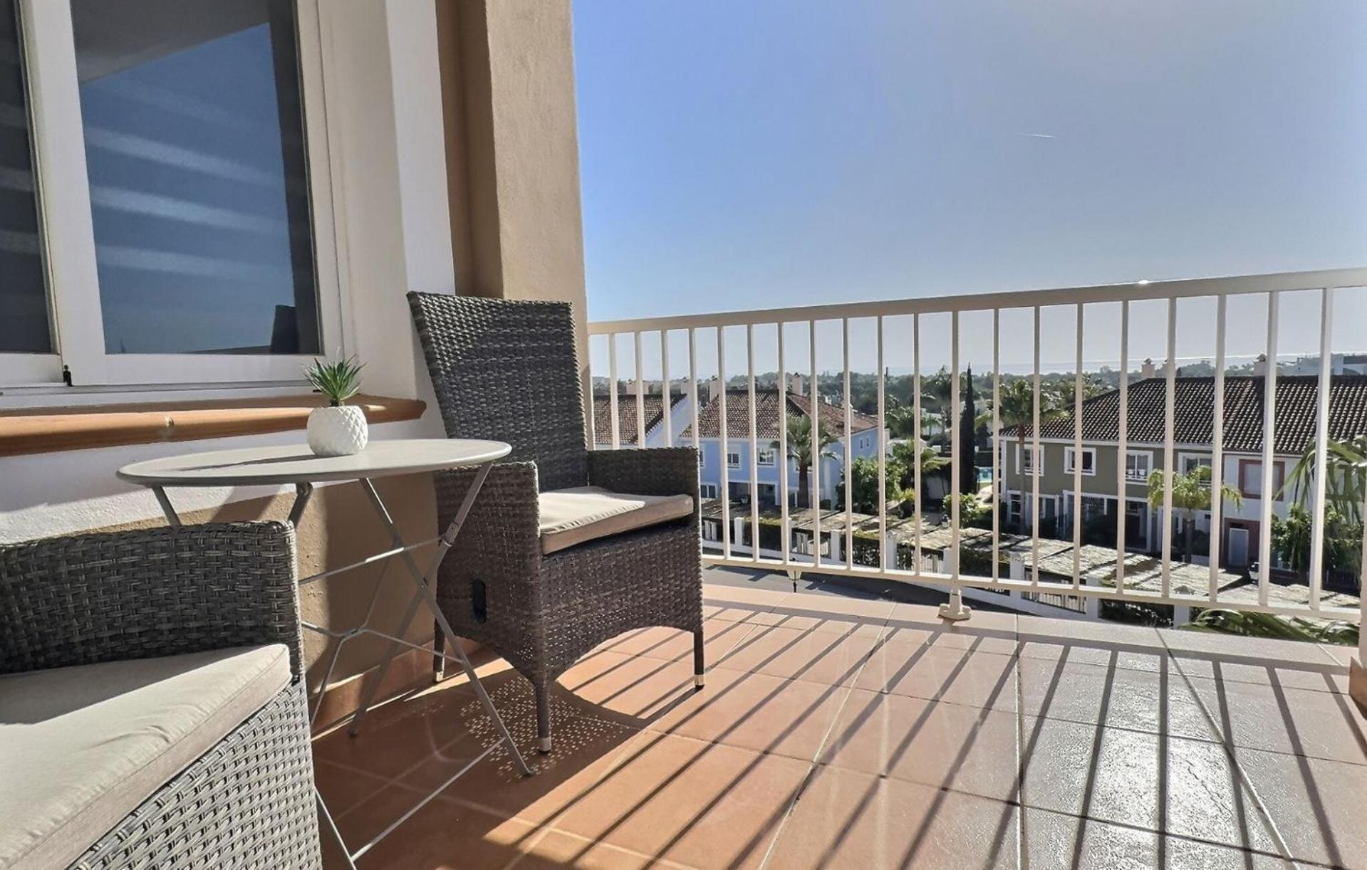 Stunning 2-bedroom Duplex Penthouse In El Paraiso, Estepona