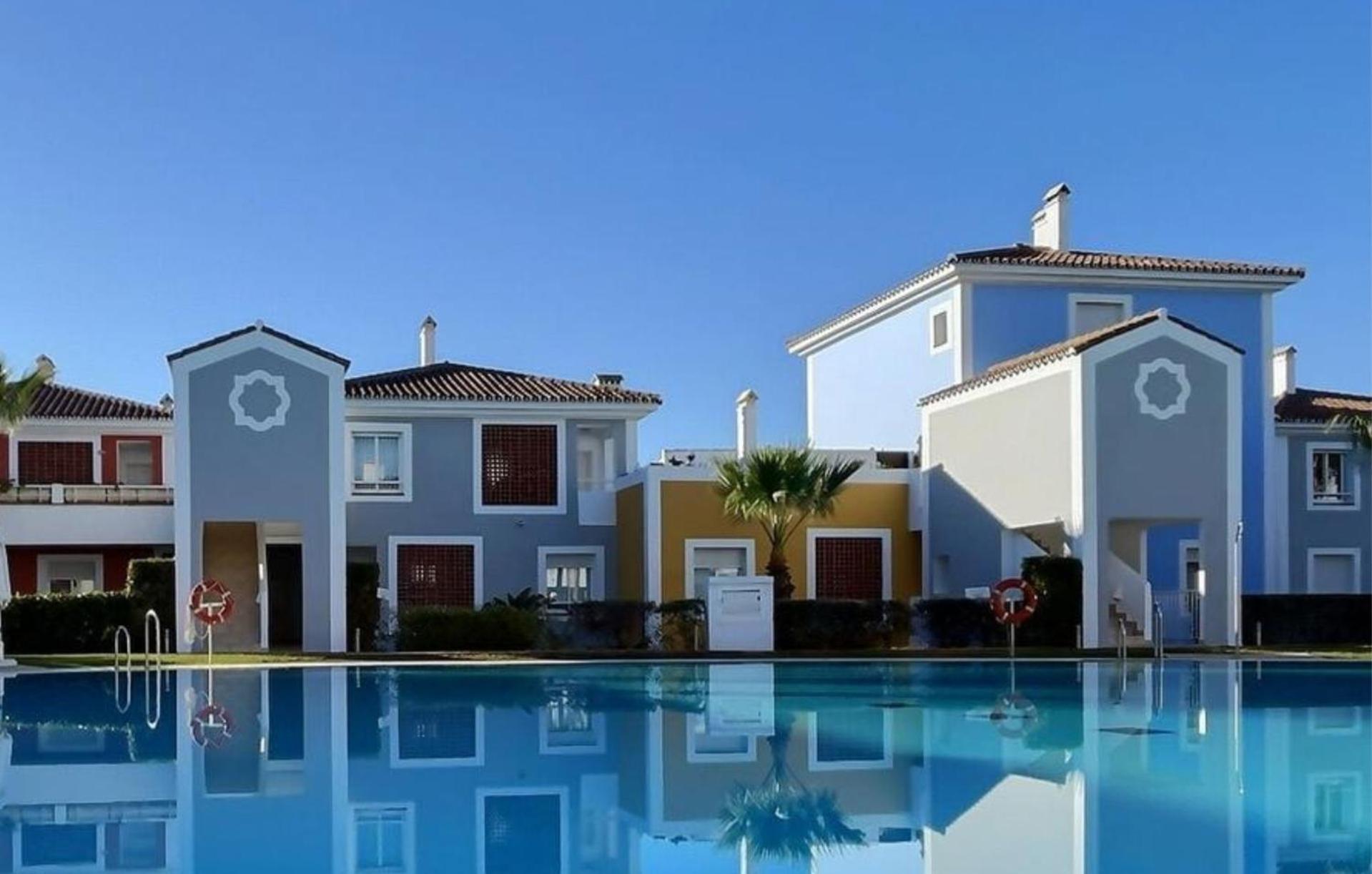 Stunning 2-bedroom Duplex Penthouse In El Paraiso, * Estepona