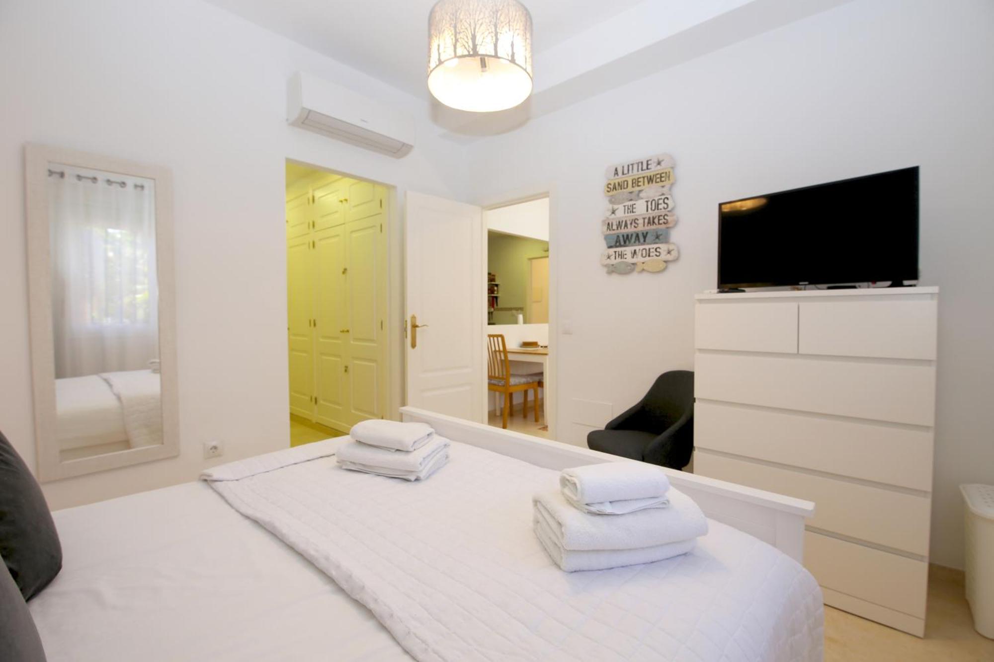 Port Flamenco Apartment *