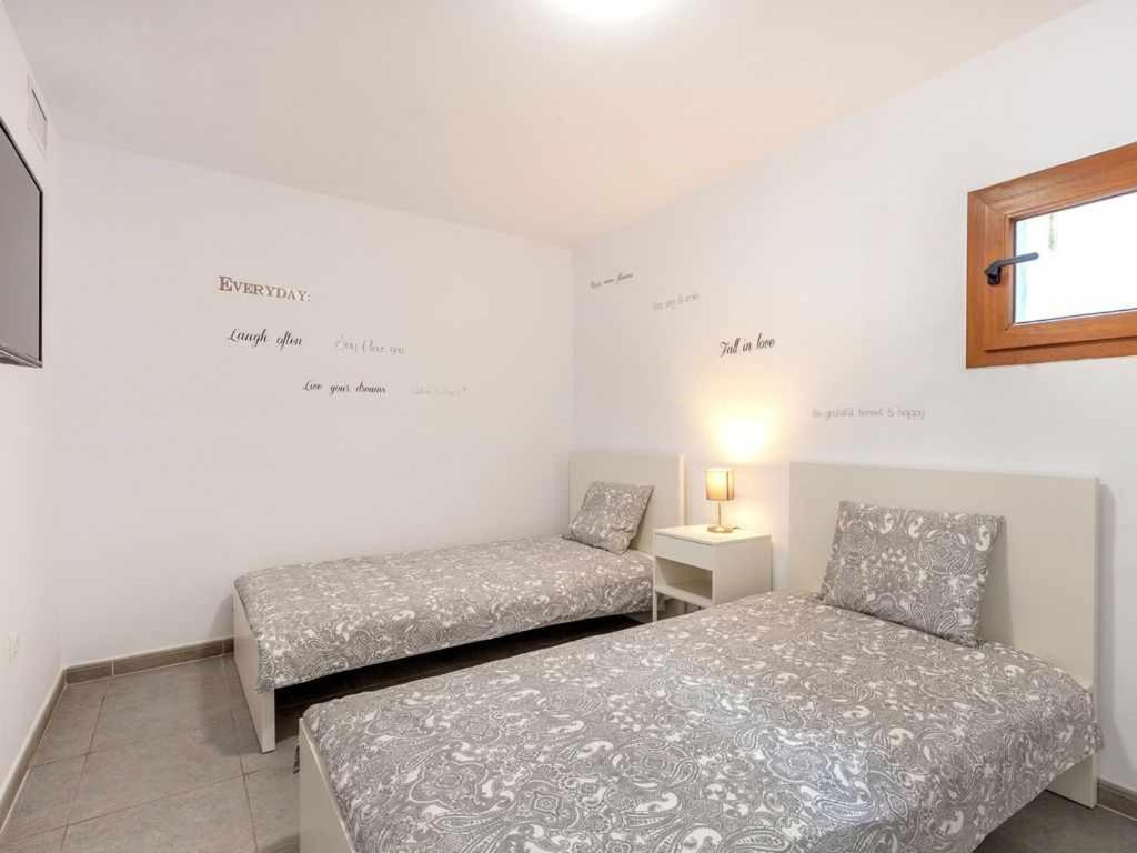 Villa Con Piscina Climatizada Y Vistas Al Golf Estepona