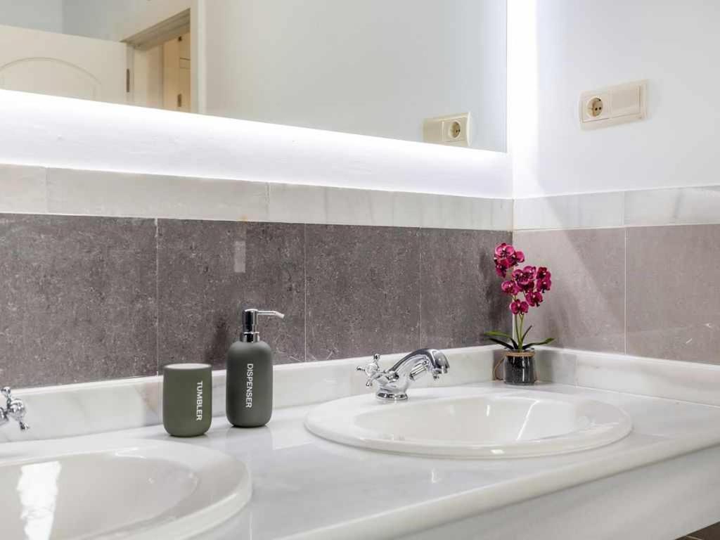 Con Piscina Climatizada Y Vistas Al Golf Villa *