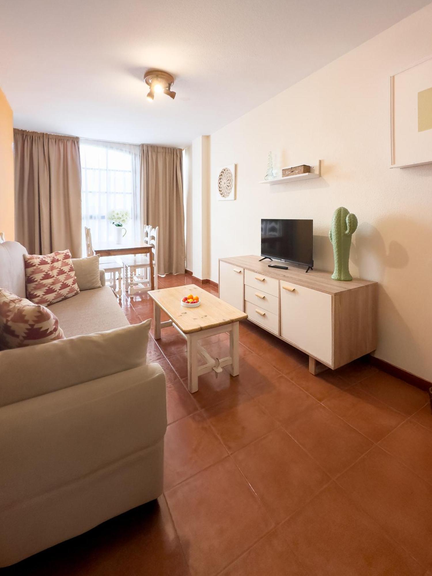 Céntrico Frente A La Playa. Apartamento