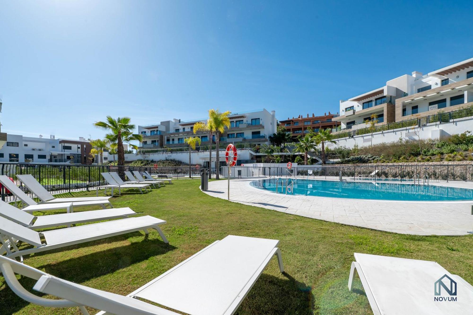 Newly Built 2 Bdrm Modern Oasis W Gym & Pool Estepona