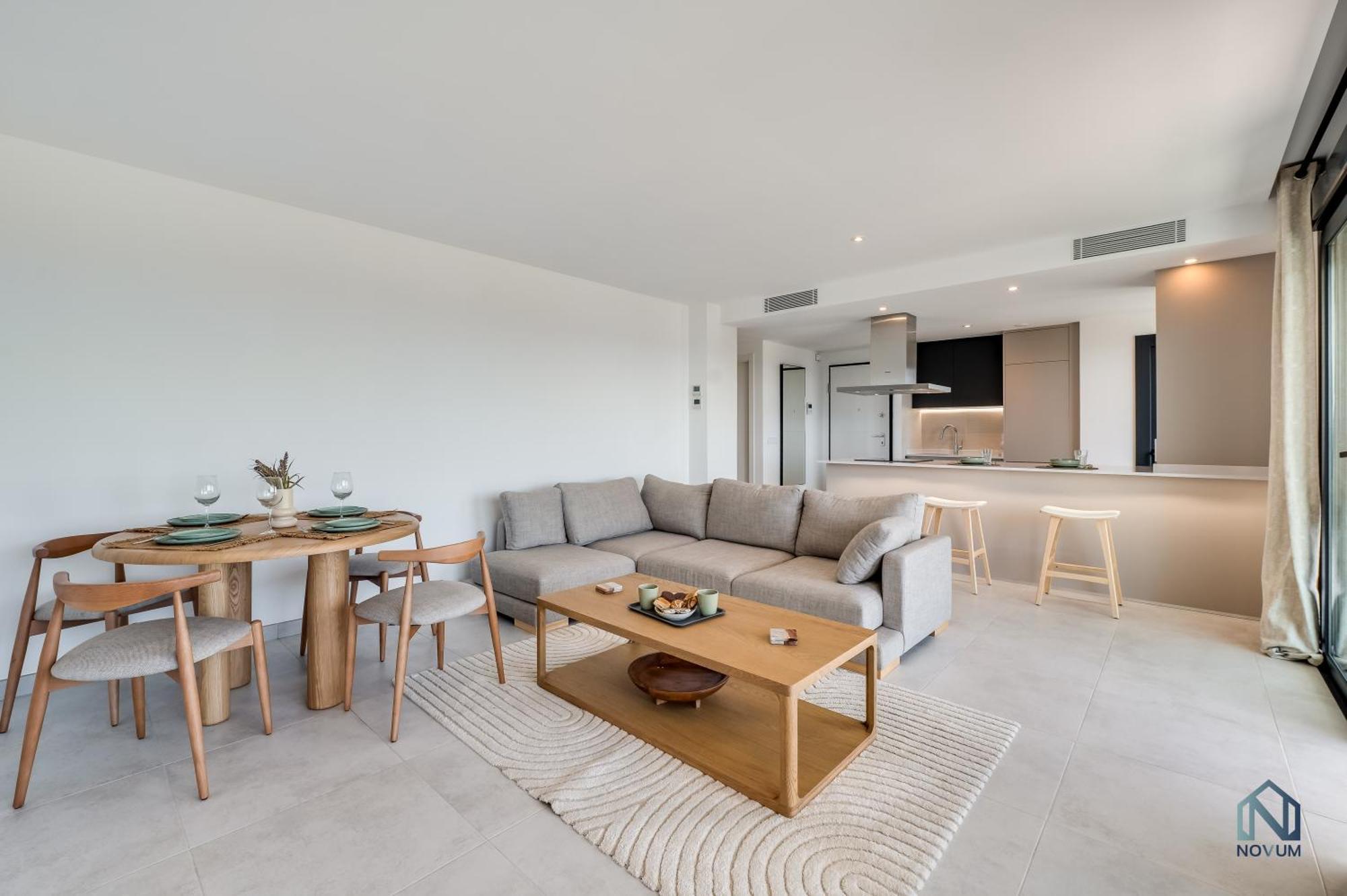 Apartment Newly Built 2 Bdrm Modern Oasis W Gym & Pool