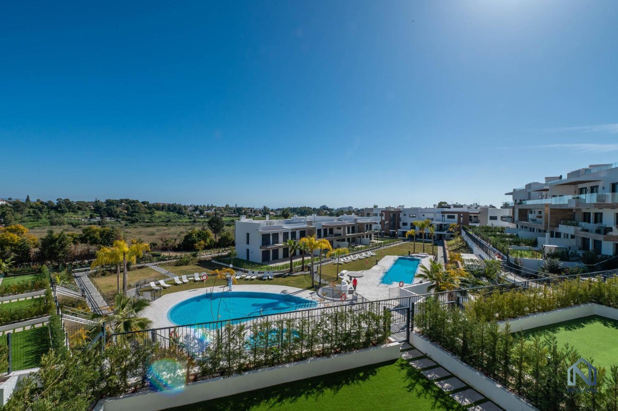 Newly Built 2 Bdrm Modern Oasis W Gym & Pool Apartment *