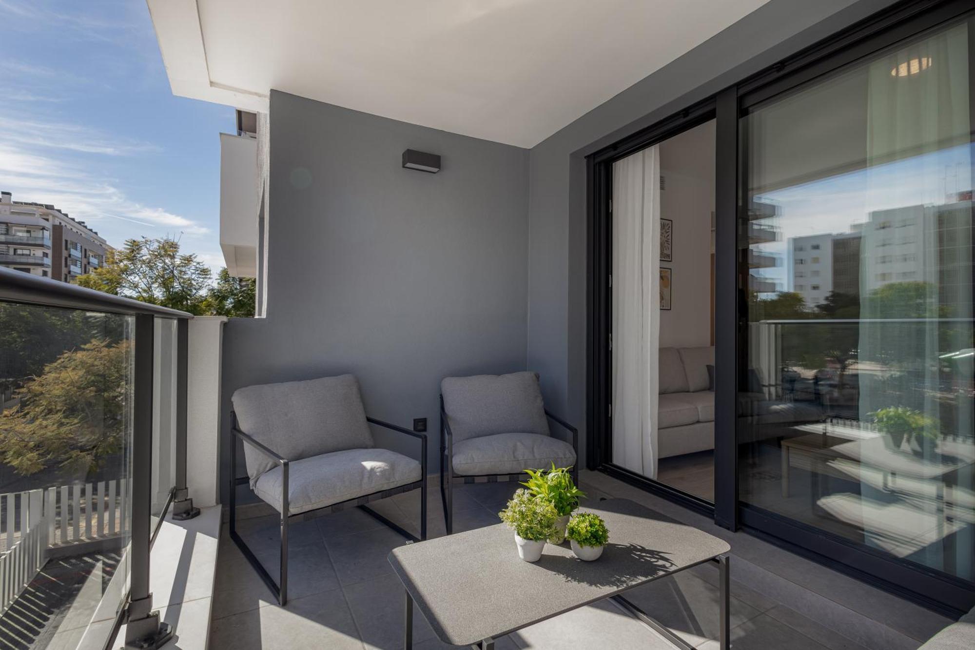 New Cozy 2-bedroom In Center Estepona