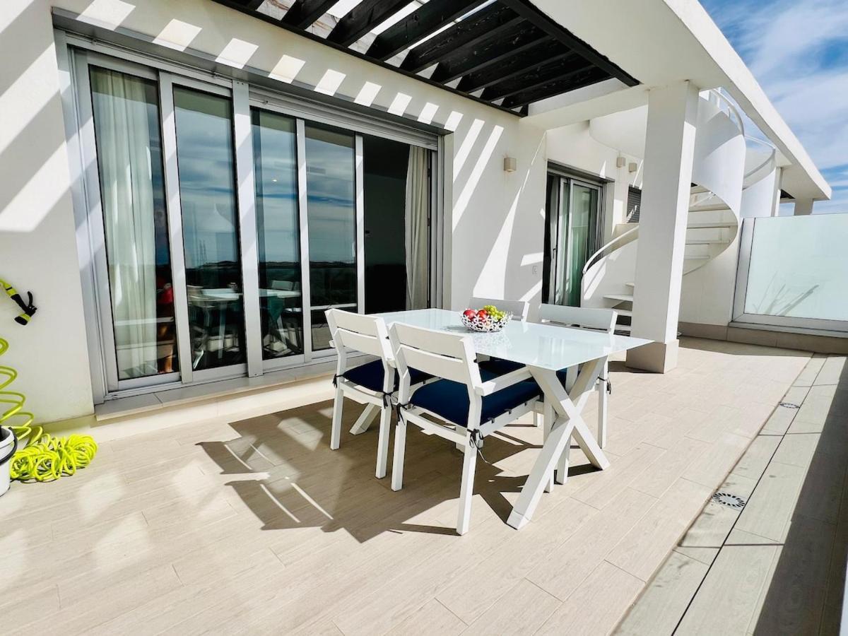 Sea View Penthouse Appartement *