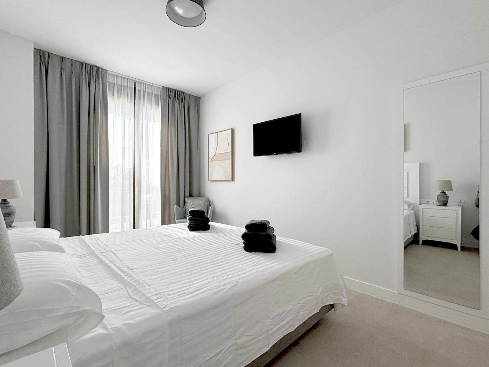 Town Luxury Pluto Apartment *