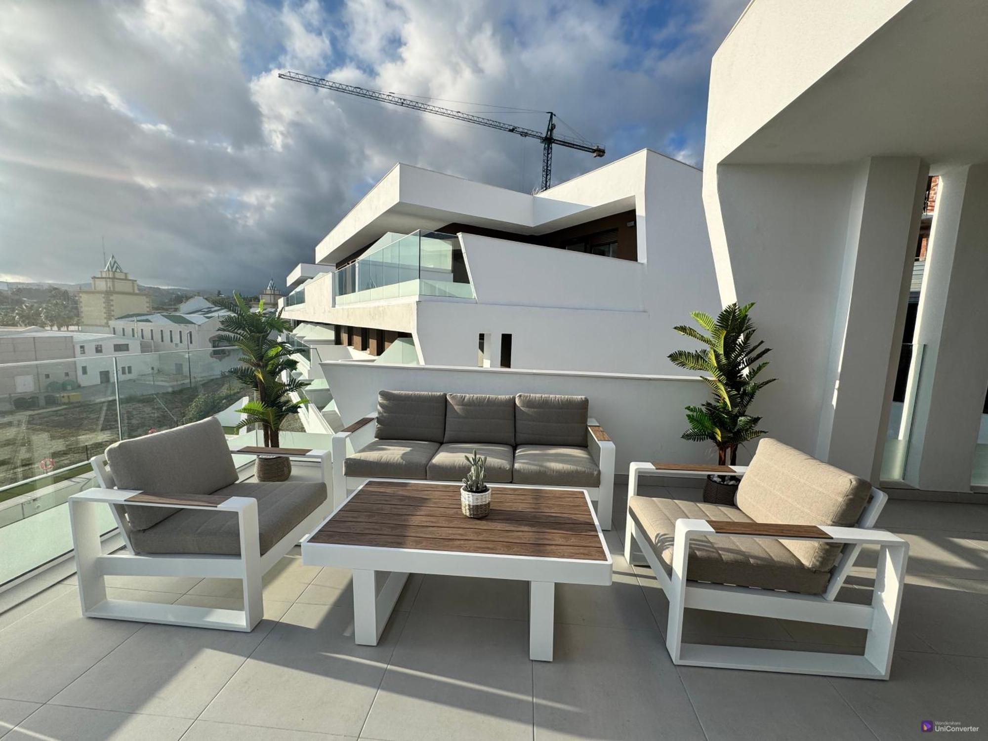 J&j Luxury *