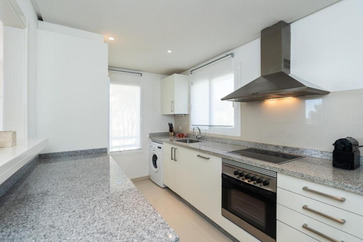 Al-114 - - Alcazaba Lagoon 2 Bed * Estepona