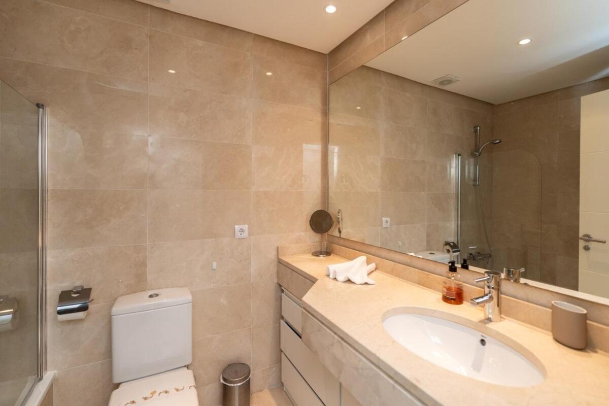 Al-114 - - Alcazaba Lagoon 2 Bed Estepona