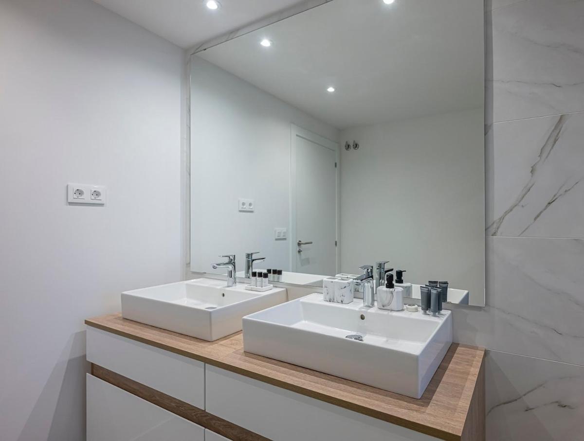 Apartment Magnificent 3-bedroom Apartment, Terrace, Sauna And Swimming Pools *