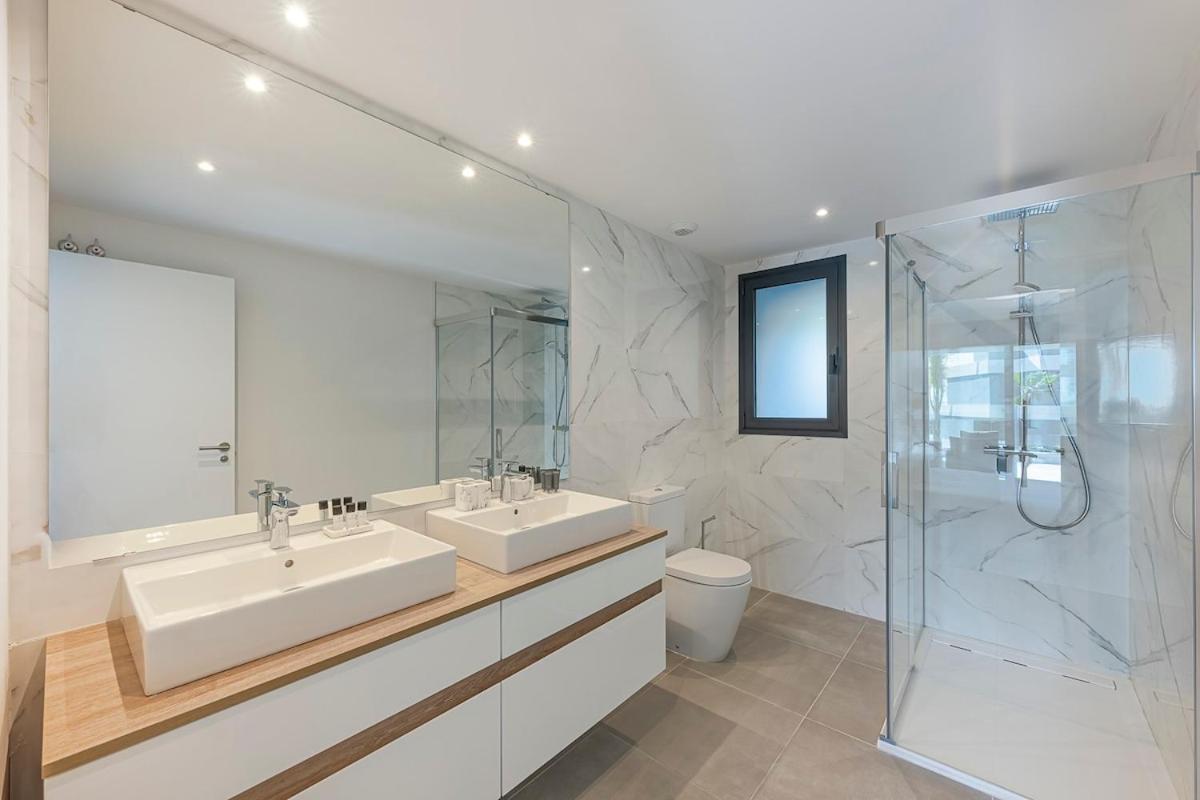 Apartment Magnificent 3-bedroom Apartment, Terrace, Sauna And Swimming Pools *