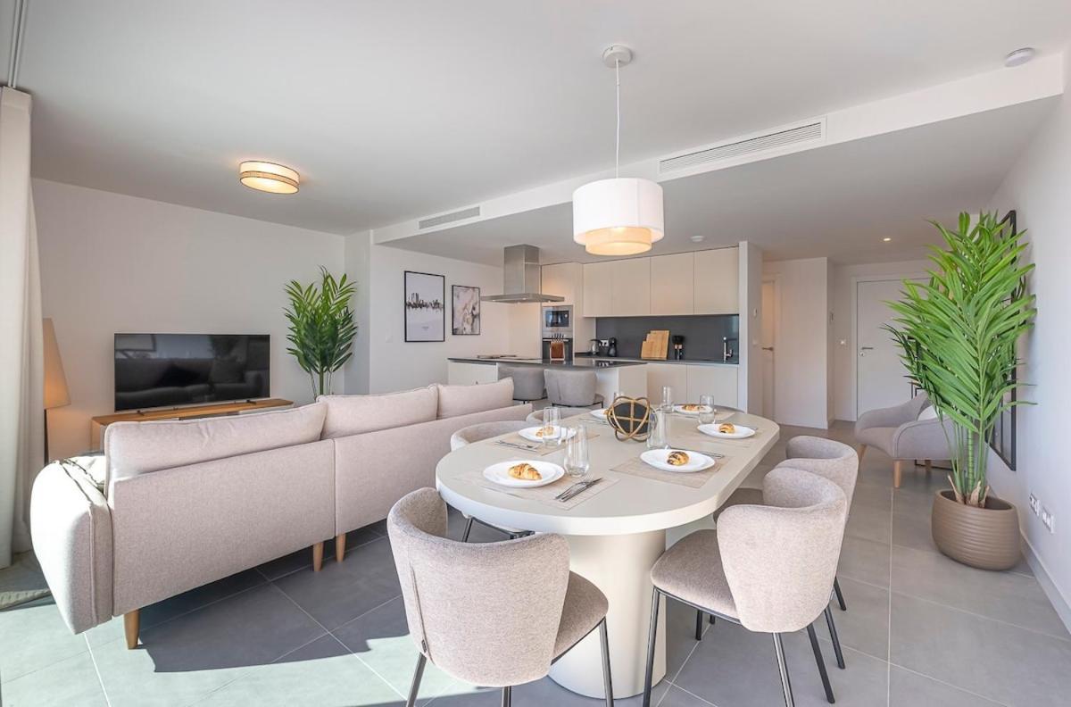 Apartment Magnificent 3-bedroom Apartment, Terrace, Sauna And Swimming Pools