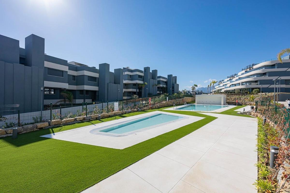 Apartment Magnificent 3-bedroom Apartment, Terrace, Sauna And Swimming Pools Estepona