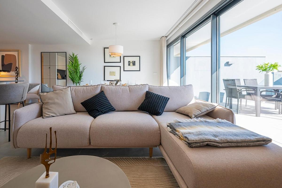 Apartment Magnificent 3-bedroom Apartment, Terrace, Sauna And Swimming Pools *