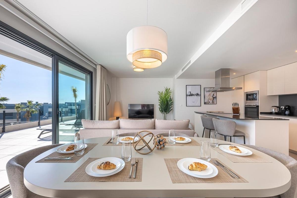 Magnificent 3-bedroom Apartment, Terrace, Sauna And Swimming Pools *