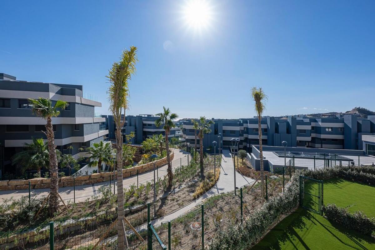 Apartment Magnificent 3-bedroom Apartment, Terrace, Sauna And Swimming Pools Estepona