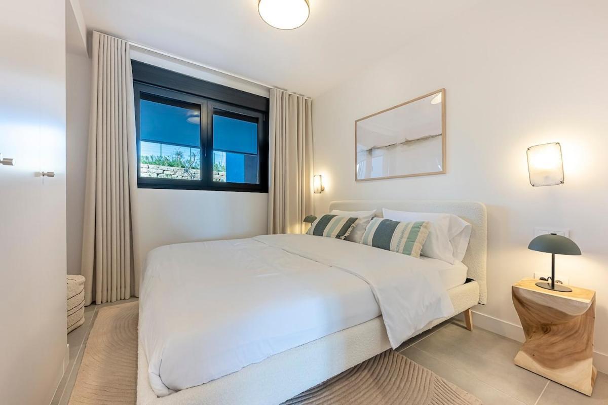 Magnificent 3-bedroom Apartment, Terrace, Sauna And Swimming Pools Estepona