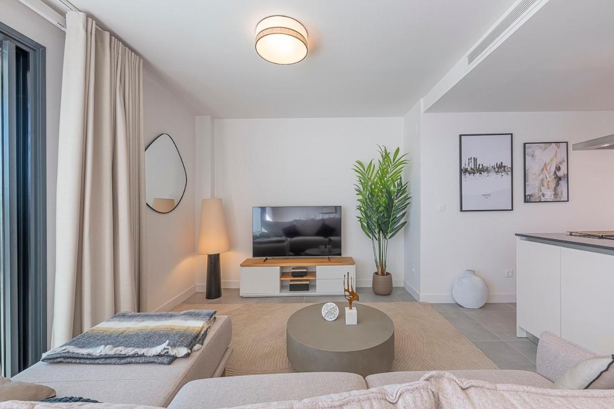 Magnificent 3-bedroom Apartment, Terrace, Sauna And Swimming Pools Apartment Estepona
