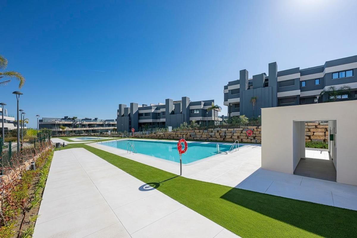Apartment Magnificent 3-bedroom Apartment, Terrace, Sauna And Swimming Pools Estepona
