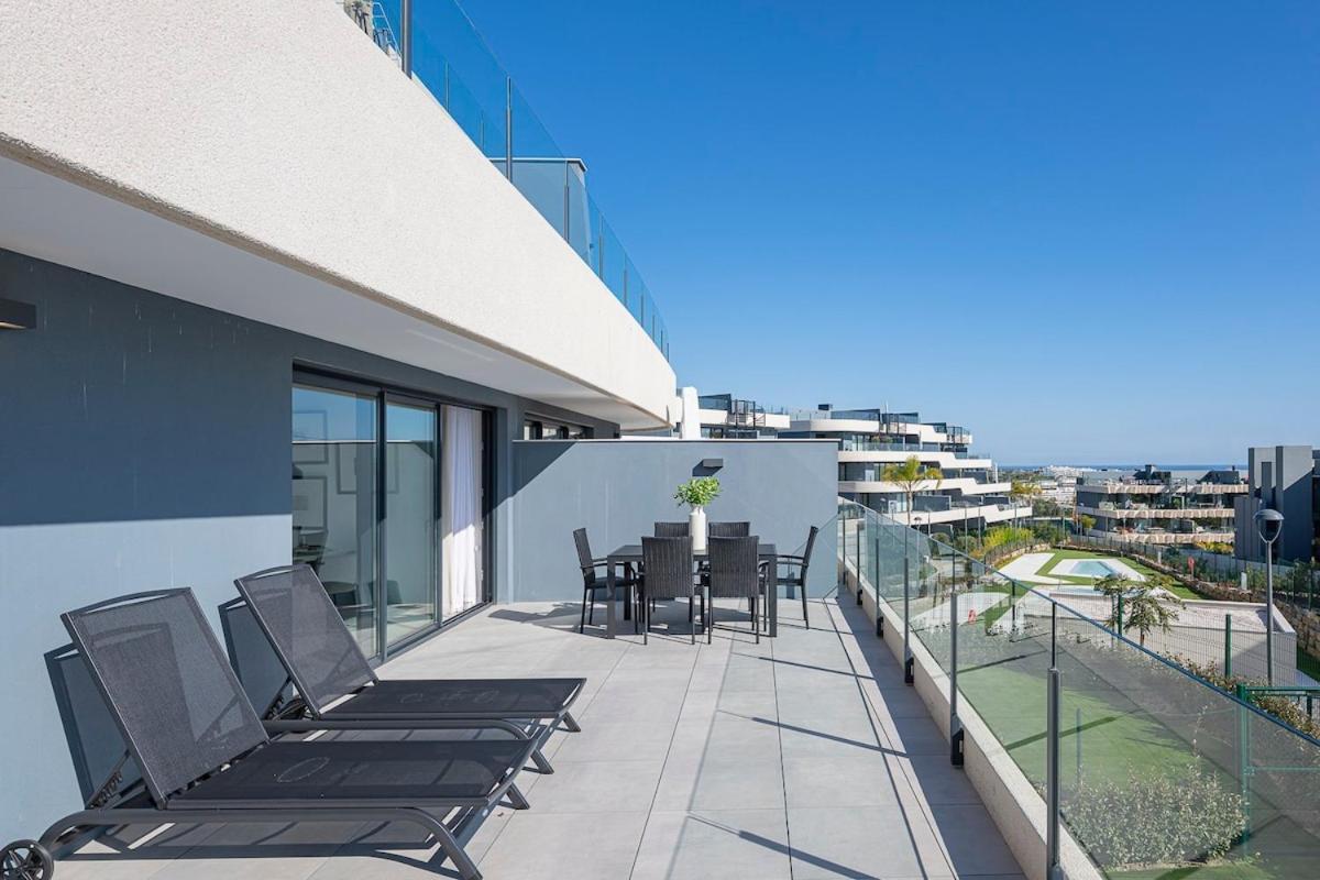 Magnificent 3-bedroom Apartment, Terrace, Sauna And Swimming Pools