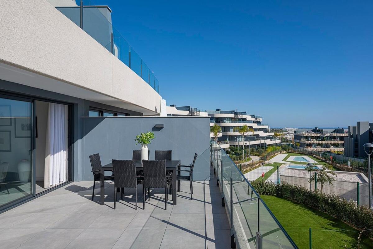 Magnificent 3-bedroom Apartment, Terrace, Sauna And Swimming Pools Apartment