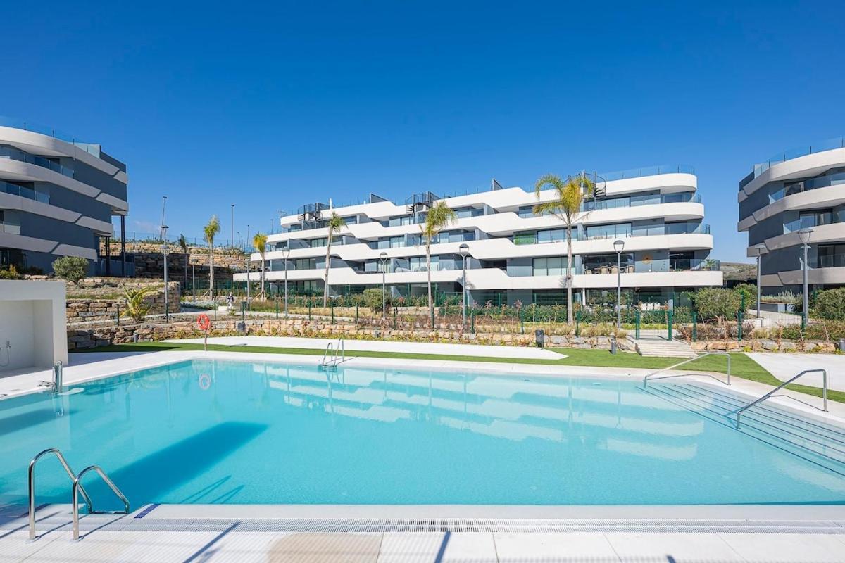 Magnificent 3-bedroom Apartment, Terrace, Sauna And Swimming Pools Estepona